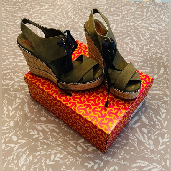 Tory Burch Shoes - Tory Burch Women’s Espadrilles, size 9